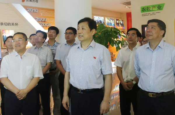24.江西省委常委、省委秘書長(zhǎng)趙力平蒞臨正邦集團(tuán)考察.png